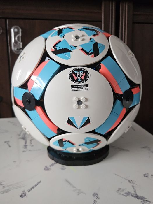 LEGO Editions: Minge de fotbal 43019, 10 ani+, 1498 piese