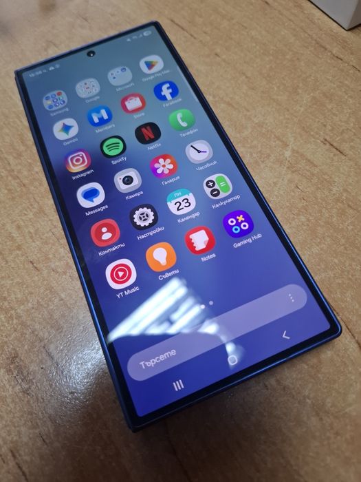 Продавам samsung z fold 7.. ЗА ЧАСТИ..