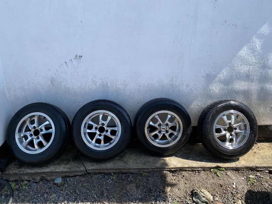 Продам литые диски с резиной