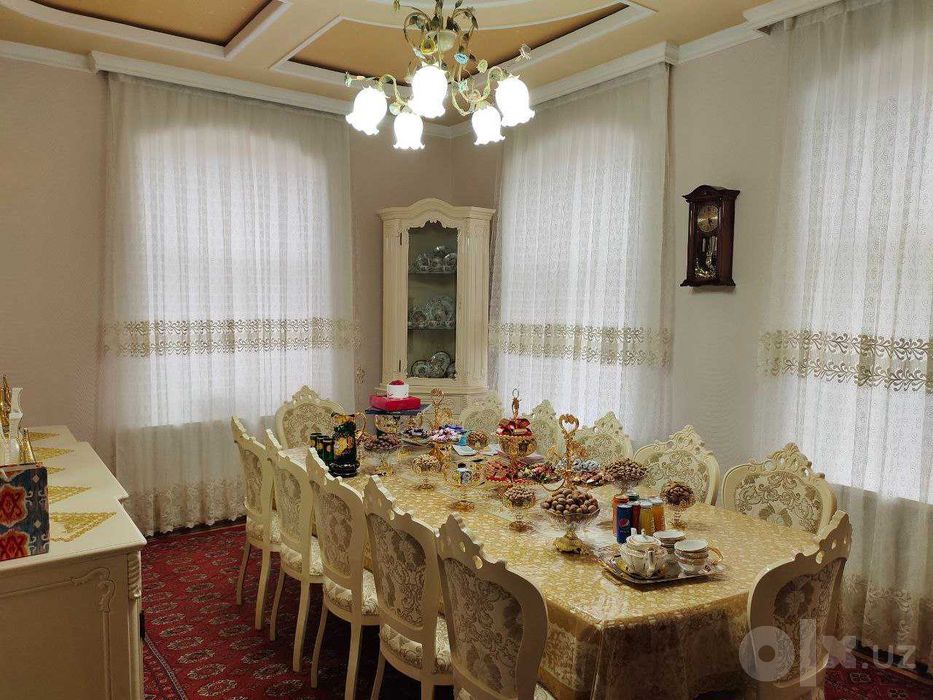 Бадамзар продается участок общая площадь 3 соток  6 комнат 3 санузла