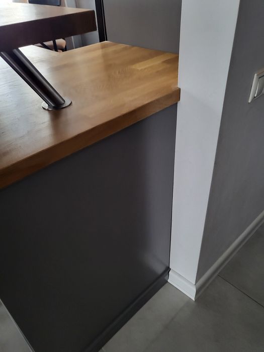 Insulă de bucătărie IKEA METOD / VADHOLMA cu blat KARLBY + 3 scaune INGOLF