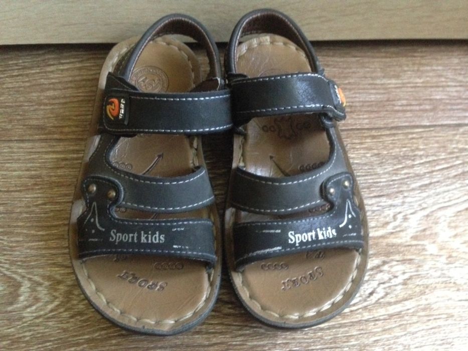 Продам сандали на мальчика