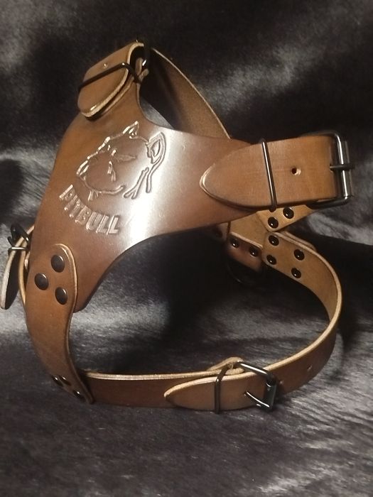 Нагръдник от естествена кожа