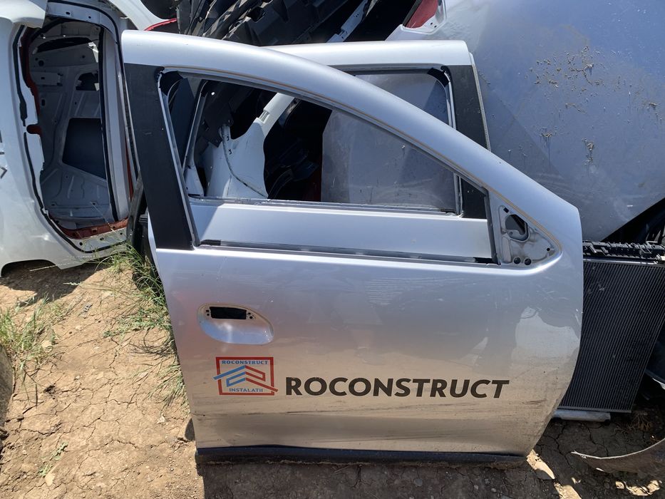 Usa fata Dacia Logan/Sandero partea dreapta an 2013/2020