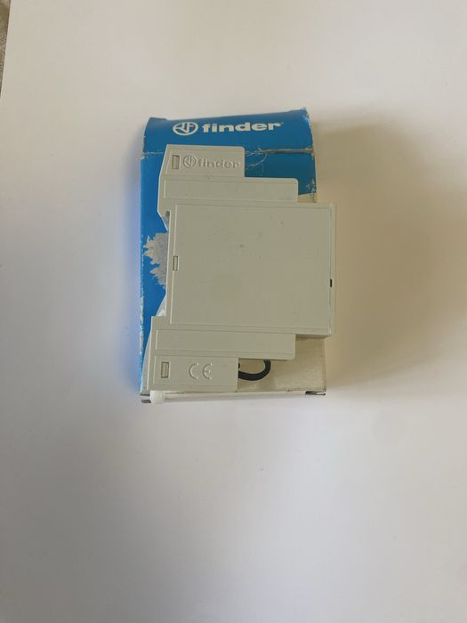 Реле времени Finder