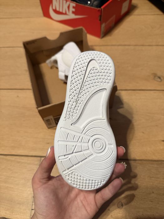 Nike omni multy-court детски обувки