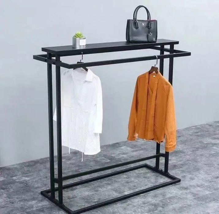 Стойка для одежды