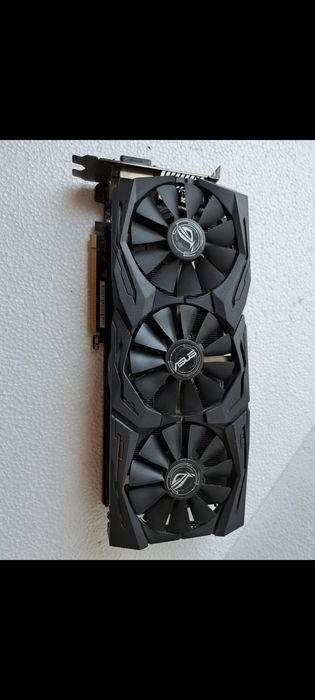 Видео карта ASUS STRIX GeForce GTX 1080 Ti 11GB GAMING  3бр. нови вент