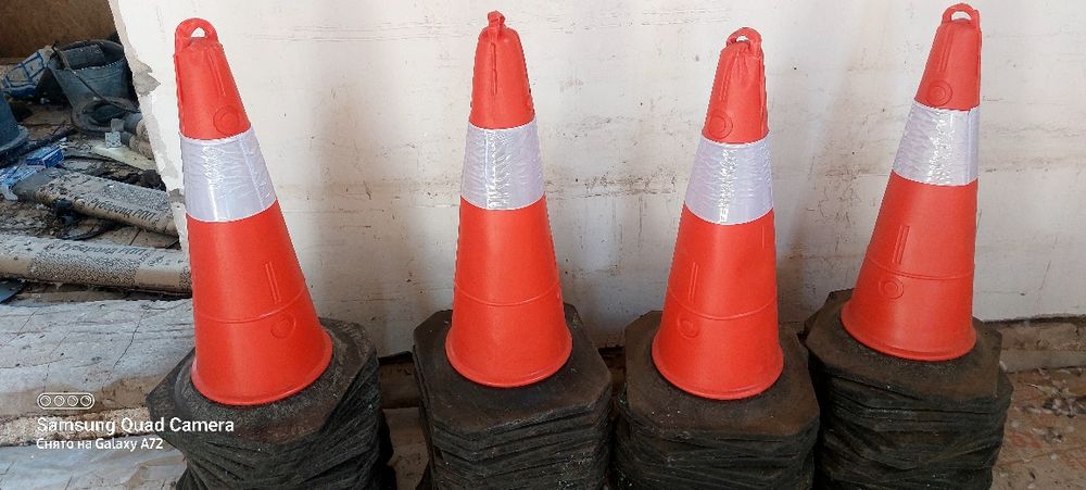 Конус дорожный сигнальный новый