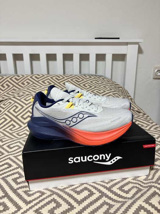 Продам оригинальные новые кростовки saucony