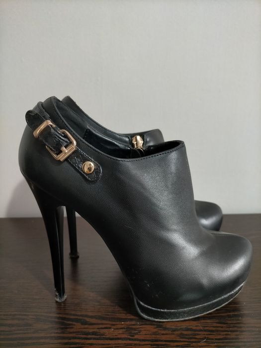 Продам женские ботильоны