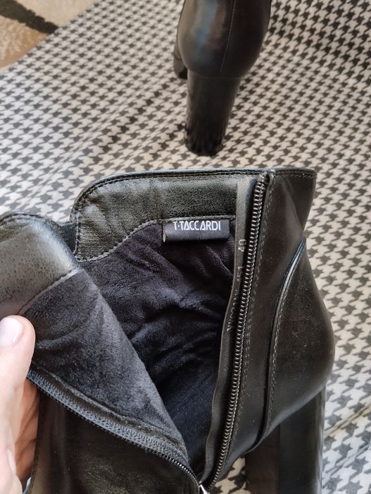 Продаю женские ботинки на очень удобном каблучке 40 р.