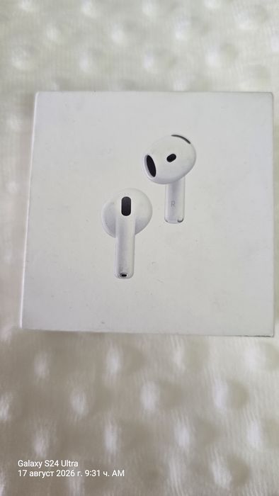 безжичните слушалки Apple AirPods 4 (или вариант с Active Noise Cancellation),