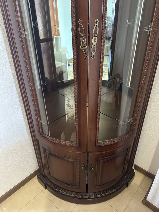 Продаю горку (без внутренних стёкол)