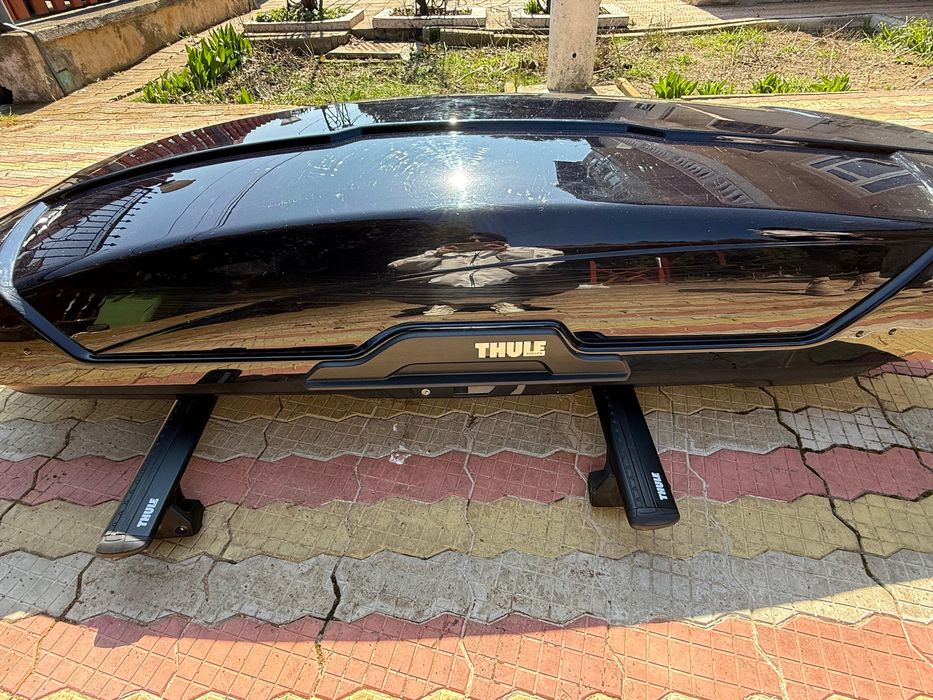 Cutie masina THULE cu accesorii,bare prindere,stare perfecta,3000 ron
