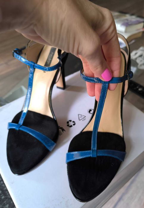 Дамски сандали на висок ток Zara