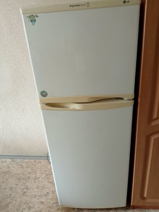 Продам холодильник