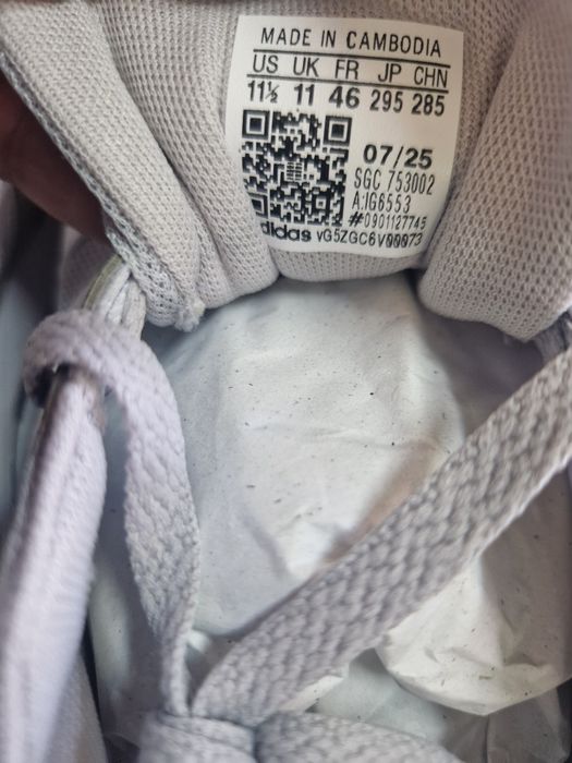 Vand Adidas nou la cutie nr 46