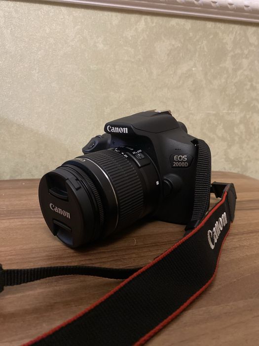 Фотоаппарат Canon EOS 2000D