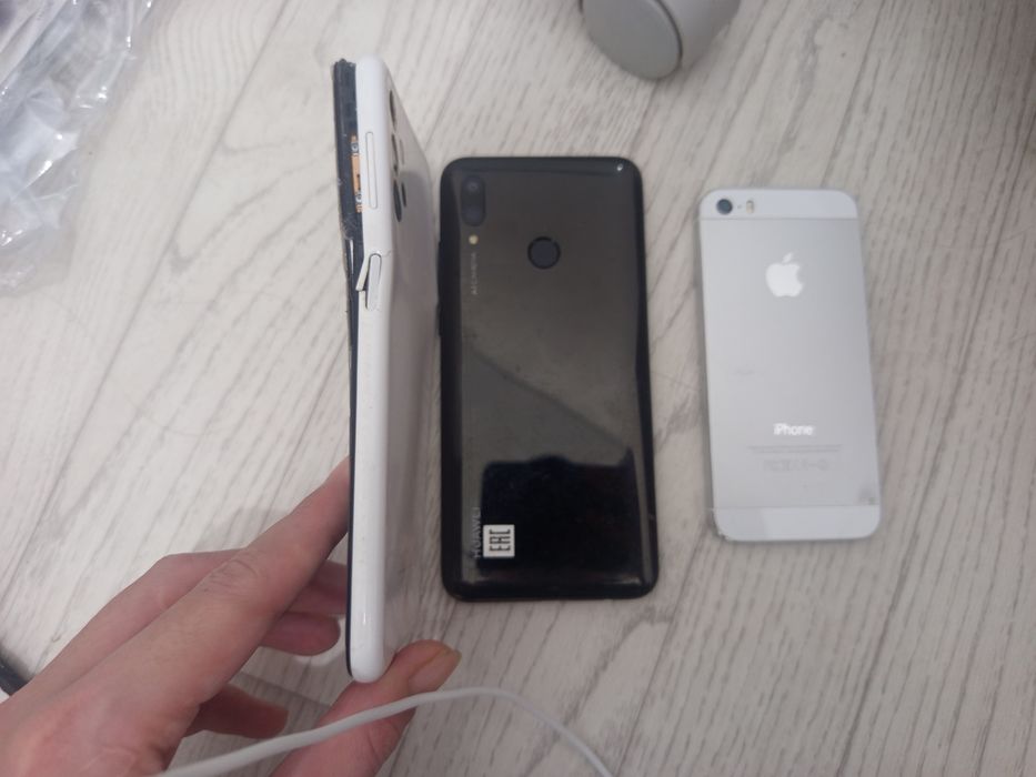 Iphone 5s + 2 смартфона на запчасть