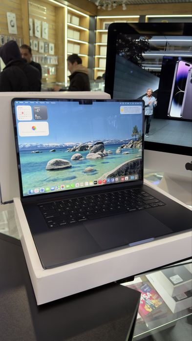 MacBook Air 15 M3 16/512GB Mid