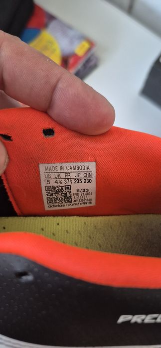 Ghete fotbal Adidas Predator