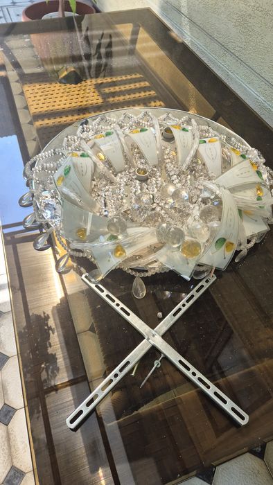 Продам б/у люстру в отличном состоянии