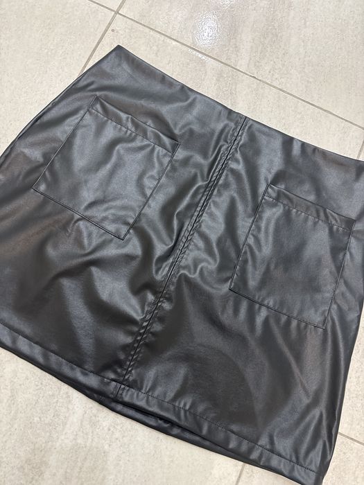 Дамска кожена пола