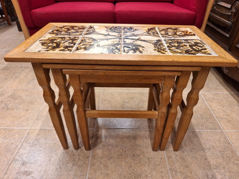 К - т три помощни масички с плочки