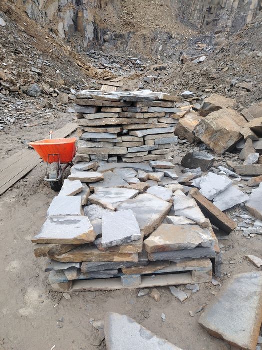 Vând piatră naturală