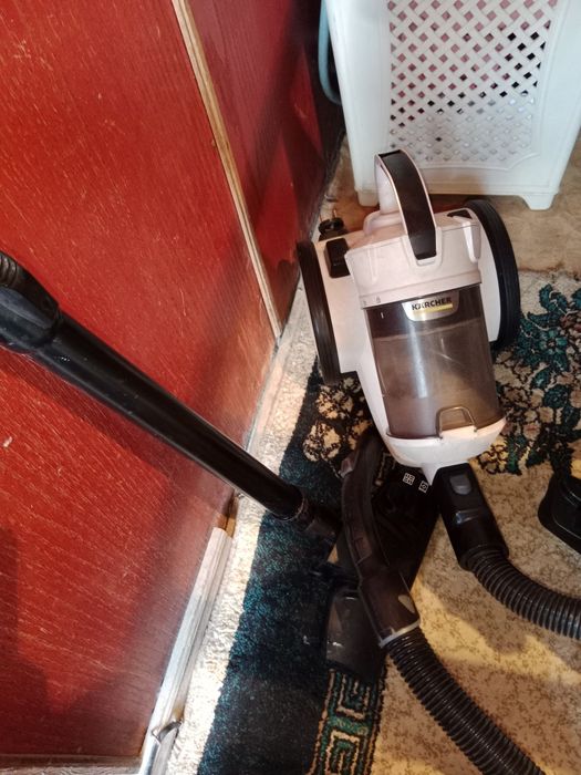Срочно продам пылесос Karcher