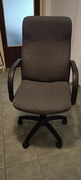 Scaun birou culoare  gri închis capitonat material textil