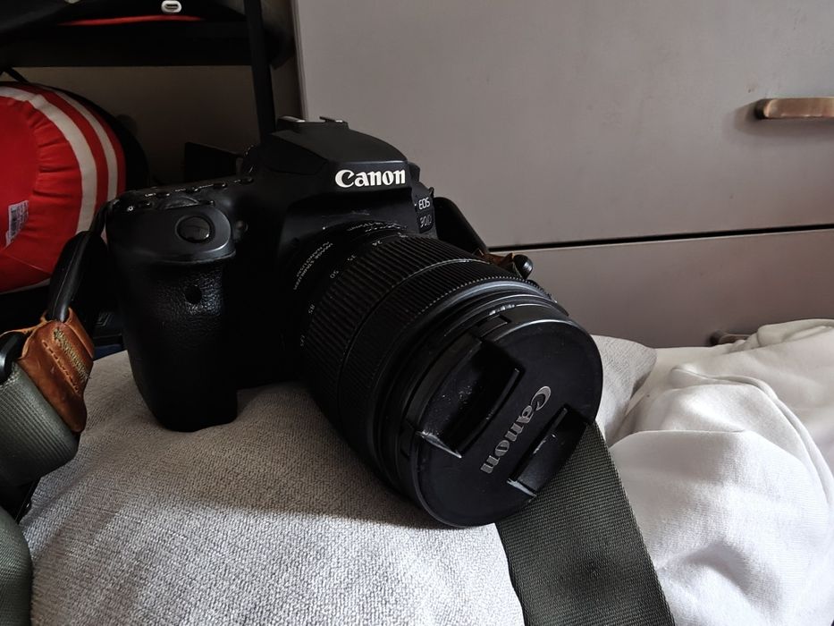 Canon EOS 90D + 18-135mm IS USM + 2 батерии | Отлично състояние