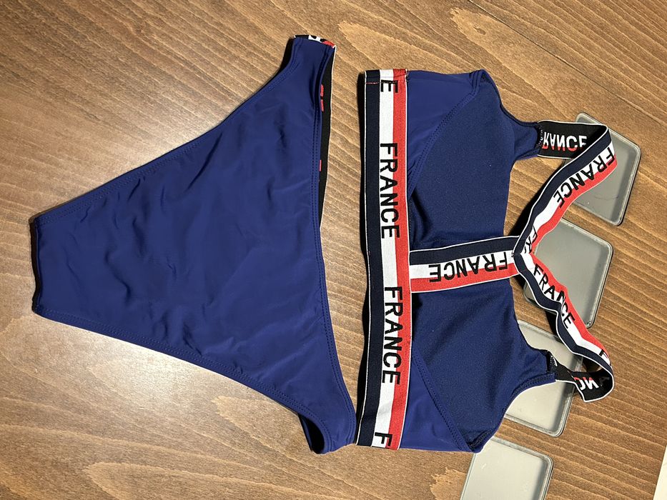 Спортен бански, L