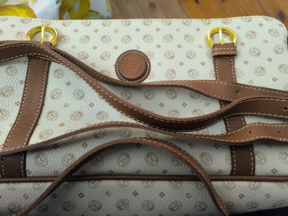 оригинална итал чанта с кожени акценти