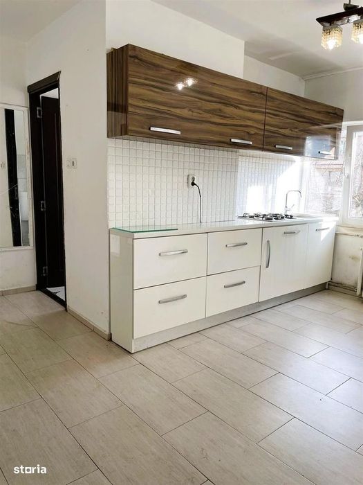 Apartament cu 3 camere zona Autogara Velenta — fotografia 3