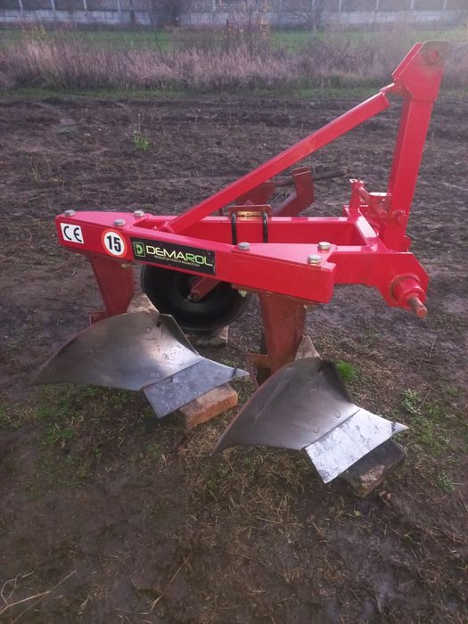 Vând plug cu două brazde