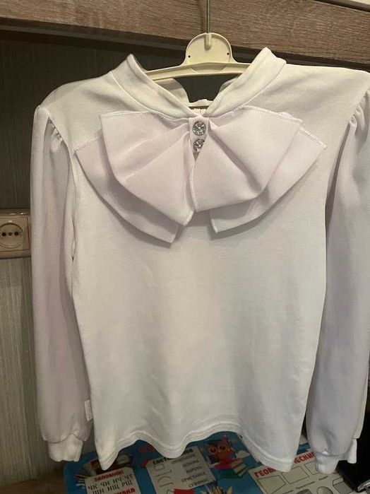 Школьная форма, блузки для девочки 1-3 кл