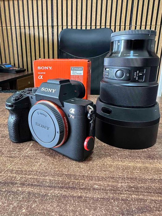 Фотоапарат Sony A7 III + 2 обектива