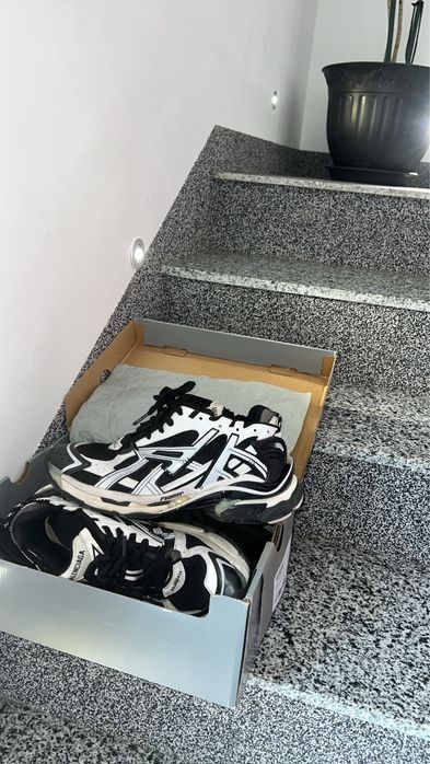 Balenciaga runner