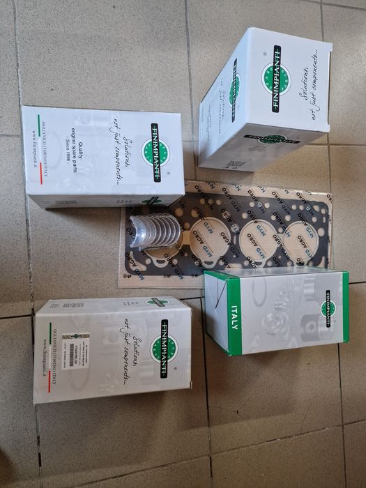 Set motor tractor fiat 315 original import italia camasi și pistoane
