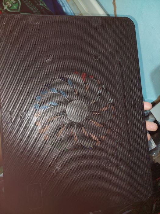 Продаю куллер для ноутбуков можно обменять