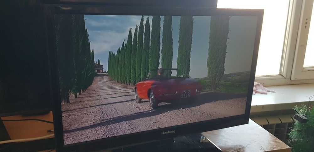 Продам недорого телевизор Elenberg