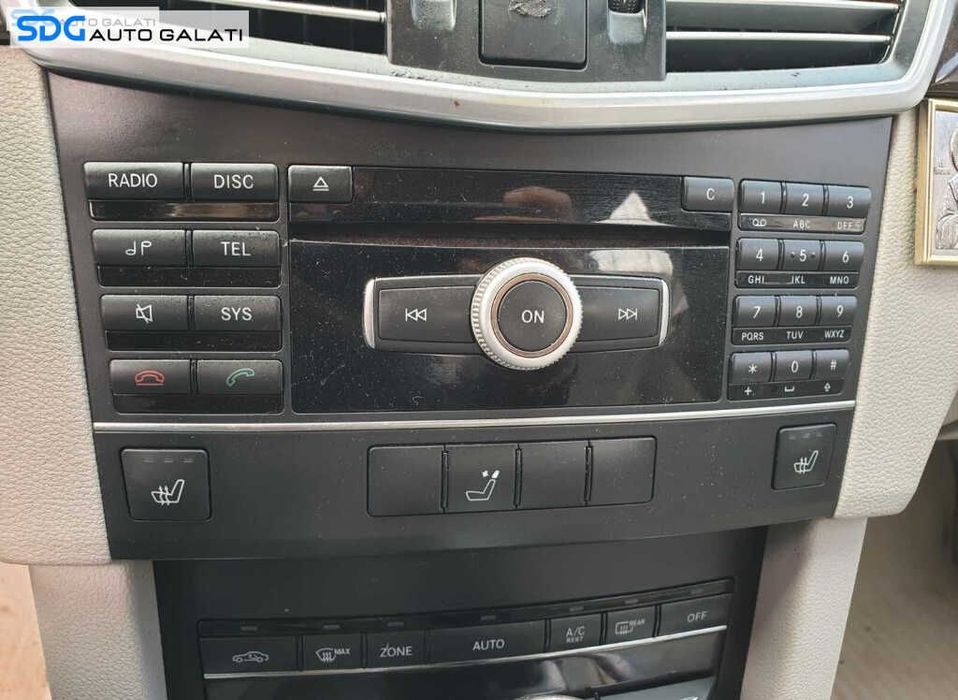 Radio CD Player BR212 Mercedes Clasa E Class W212 2009 - 2016 Cod A2129004910 A2129018102 A2129024104 [L3814]