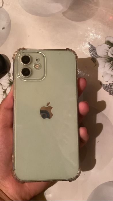 Продаю Iphone 12