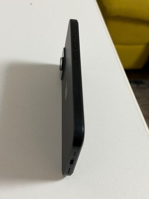 iPhone 15 -256 G   Baterie 86%