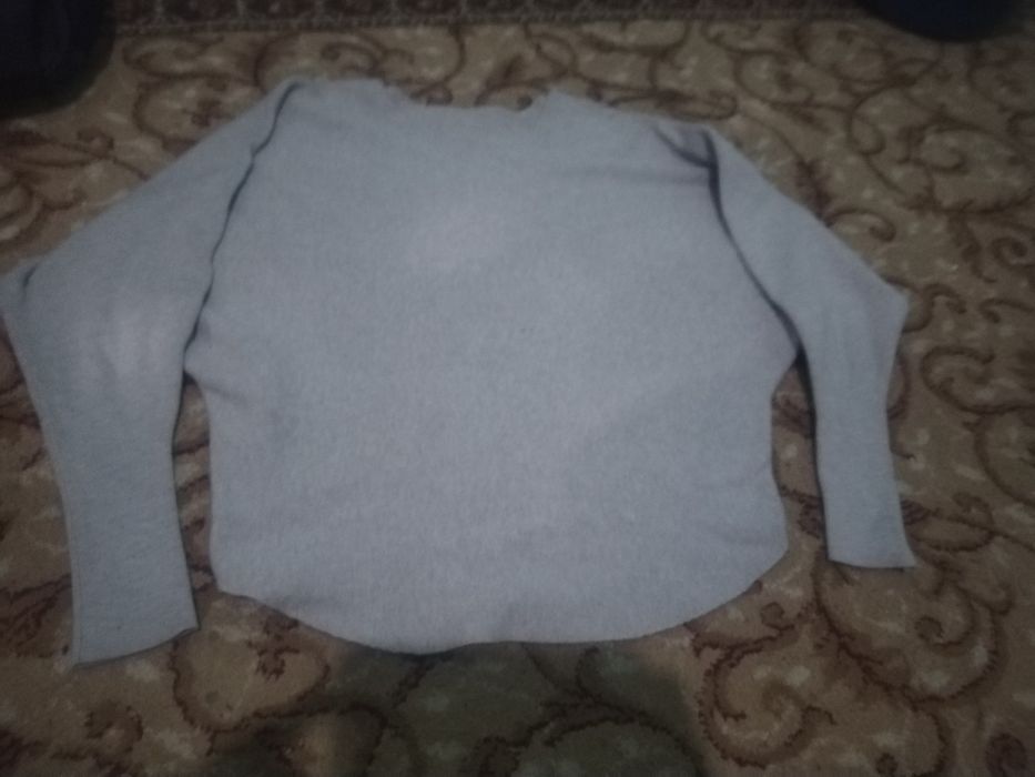 Chiroyli turadi kiysa