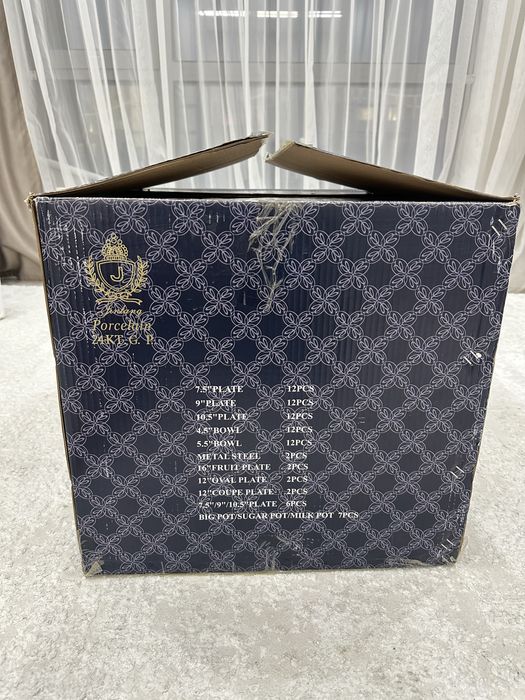 Продам фарфоровый сервиз 72 предмета