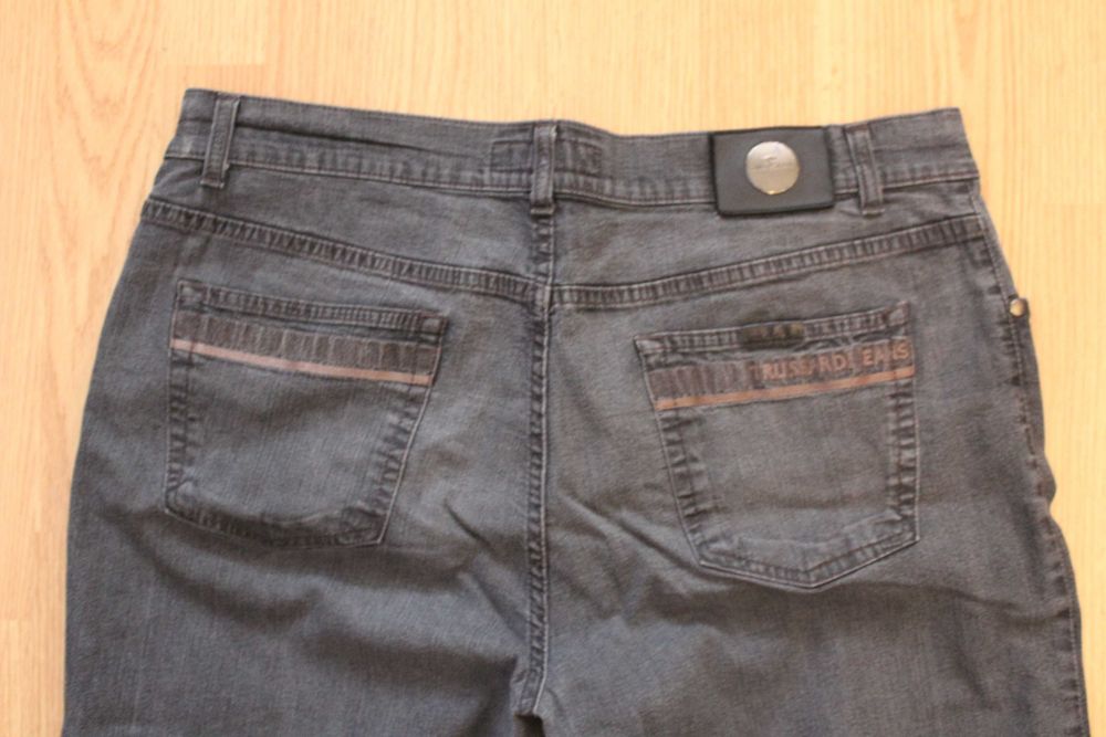 trussardi grey jeans, straight fit originali, aproape noi.