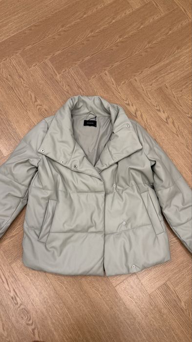 Продам куртку на весну